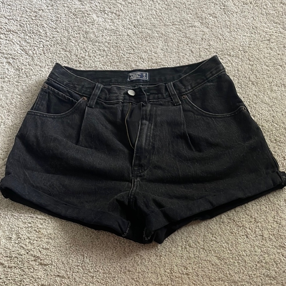 Abercrombie Annie high rise short.